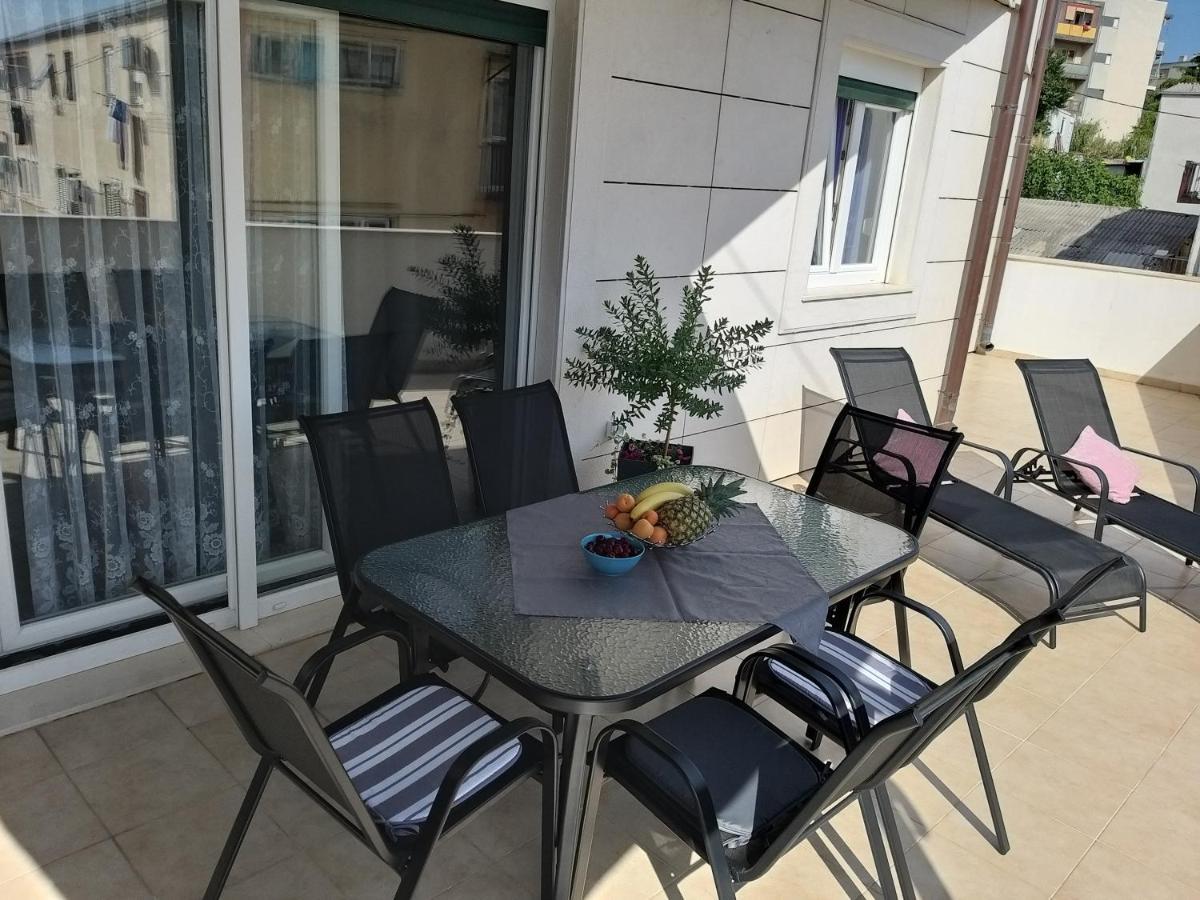 3 Bedroom Apartment With Terrace And Free Parking Split Exterior photo