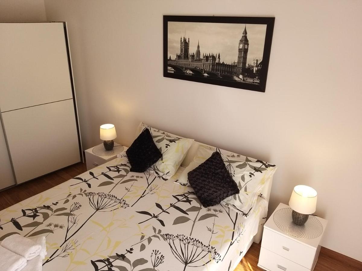 3 Bedroom Apartment With Terrace And Free Parking Split Exterior photo